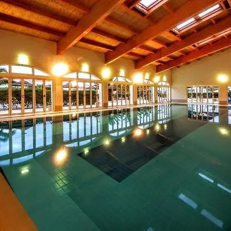 Cool Country Club Apt